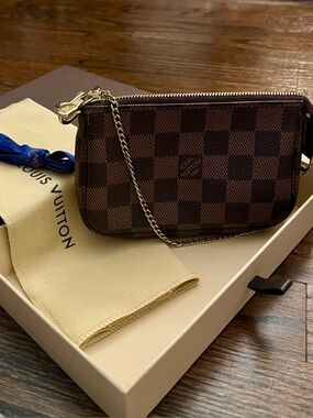 Louis Vuitton Damier Ebene Mini Pochette Accessoires w/ Box & Dust Bag